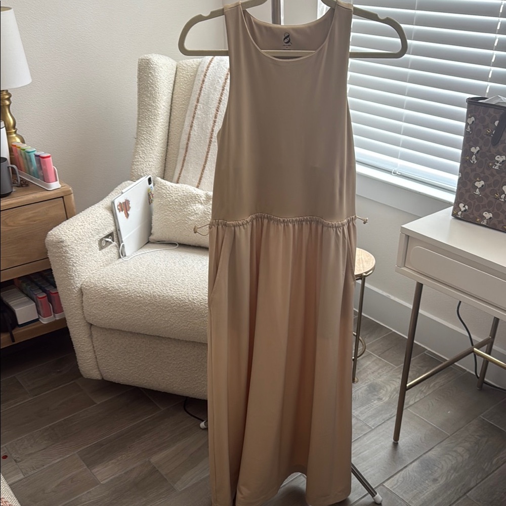 Lou & Grey Sleeveless Tan Maxi Dress